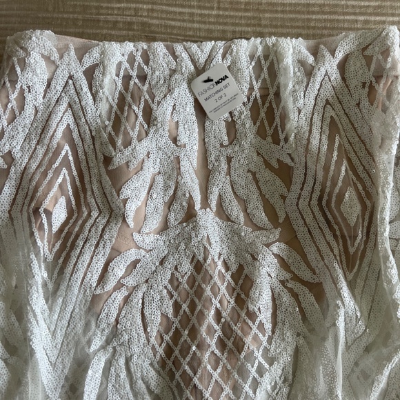 WHITE SEQUINED MAXI SKIRT SET… - Picture 4 of 5